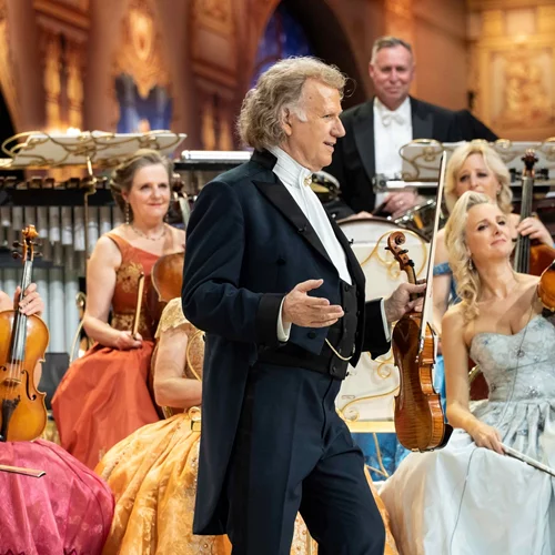 André Rieu: O "Βασιλιάς των Βαλς" καταφτάνει στην Ελλάδα, για πρώτη φορά