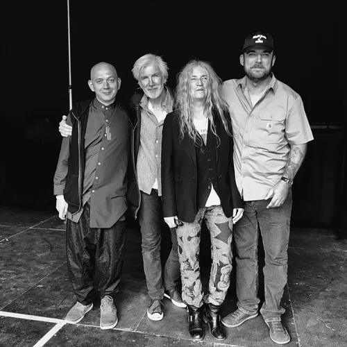 Patti Smith Quartet: Η ιέρεια της ροκ στο Δημοτικό Θέατρο Λυκαβηττού