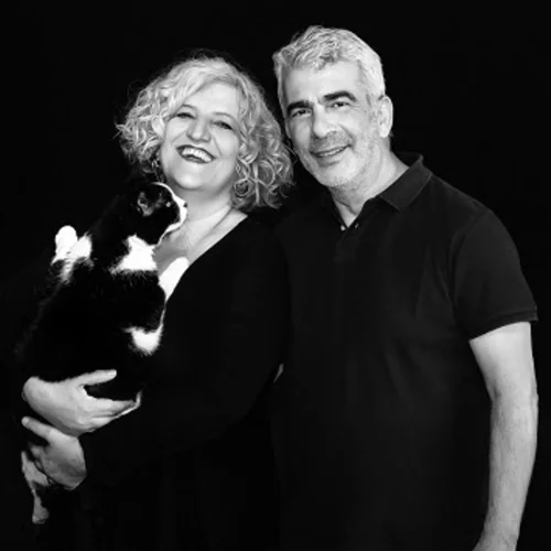 O Δημήτρης Μυστακίδης και η Μάρθα Φριντζήλα μοιράζονται τη σκηνή του Faliro Summer Theater