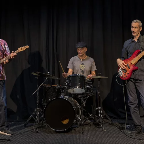 Δύο μοναδικές βραδιές με τον Ανδρέα Γκομοζιά και την ομάδα του στο Theatre Of The No