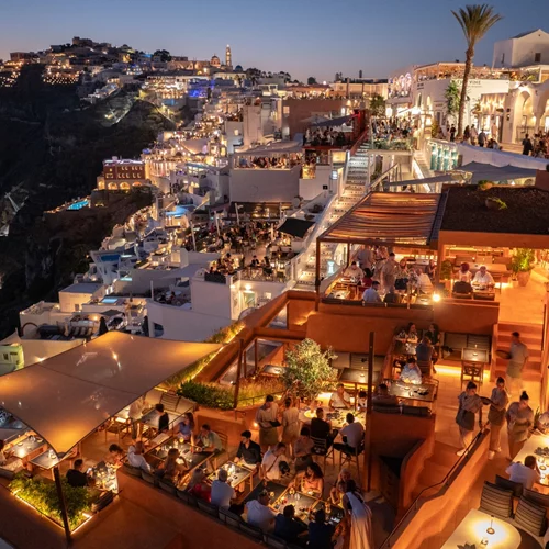 Rizes Gastro Taverna: Ένα φθινοπωρινό ταξίδι γεύσης στη Σαντορίνη