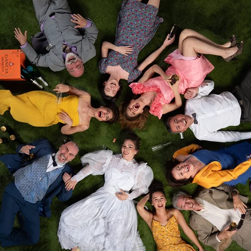 "Μέχρι να σβήσουν τ’ άστρα": Η νέα παράταση του Βαγγέλη Θεοδωρόπουλου στο θέατρο Χώρα