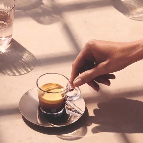 Ανανεώνουμε τη ζωή στο γραφείο με τη βοήθεια της Nespresso Professional