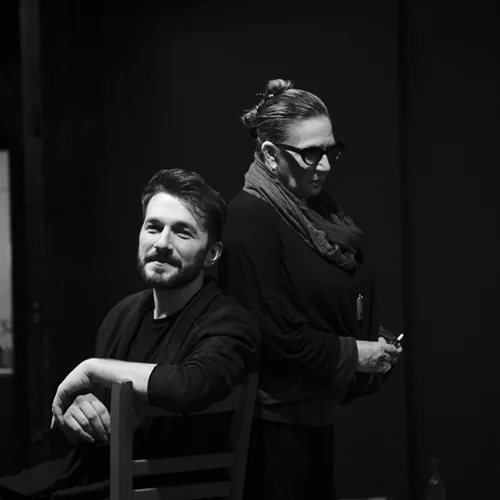 Θοδωρής Βουτσικάκης και Λίνα Νικολακοπούλου συναντιούνται στον Κήπο του Μεγάρου