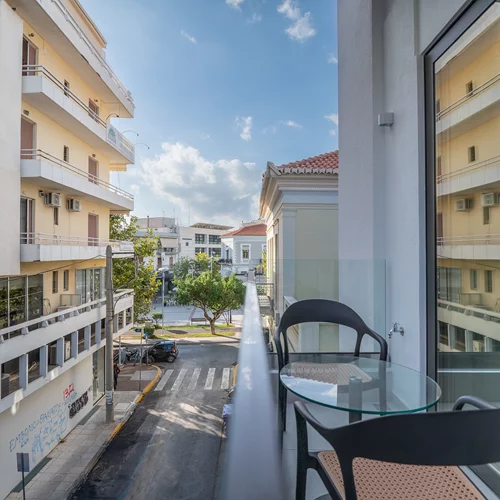 Ένα ιστορικό κτίριο της Καλαμάτας έγινε το ιδανικό κέλυφος βιώσιμης τοπικής φιλοξενίας και γαστρονομίας