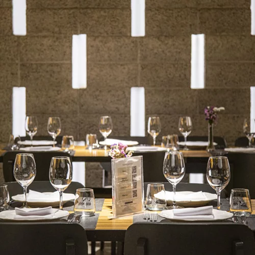 Στον ιστορικό "Βασίλαινα" με το Around the Table της Mastercard