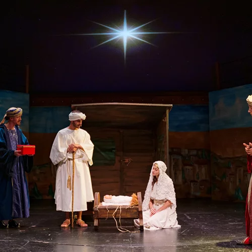 "Χριστός Γεννάται" : Το θαύμα των Χριστουγέννων επί σκηνής