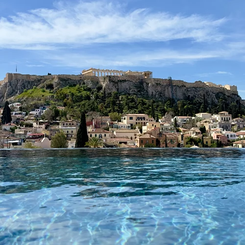 "The Dolli": Το καλύτερο ξενοδοχείο στην Ελλάδα