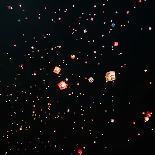 Η "Νύχτα των Ευχών" γιορτάζει τα Χριστούγεννα στην πλατεία Κοτζιά