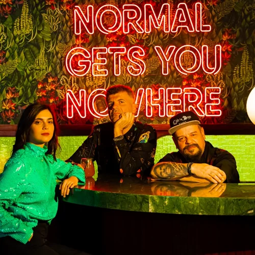 Φοίβος Δεληβοριάς, Νεφέλη Φασούλη, Δημήτρης Μεντζέλος: Μιλήσαμε με τους τρεις καλλιτέχνες πριν προχωρήσουν σε κατάληψη της "Villa Vox"