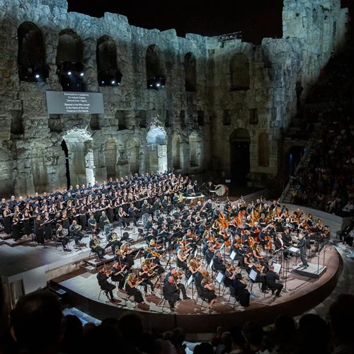 Ανάταση με "Ρέκβιεμ" Βέρντι και 5η Συμφωνία Μπρούκνερ σε υποδειγματικές συναυλίες της ΚΟΑ υπό Καρυτινό & Έσενμπαχ