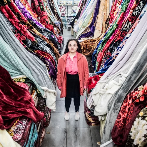 Ο Παντελής Φλατσούσης μεταφέρει την "Άκρα ταπείνωση" της Ρέας Γαλανάκη στη σκηνή