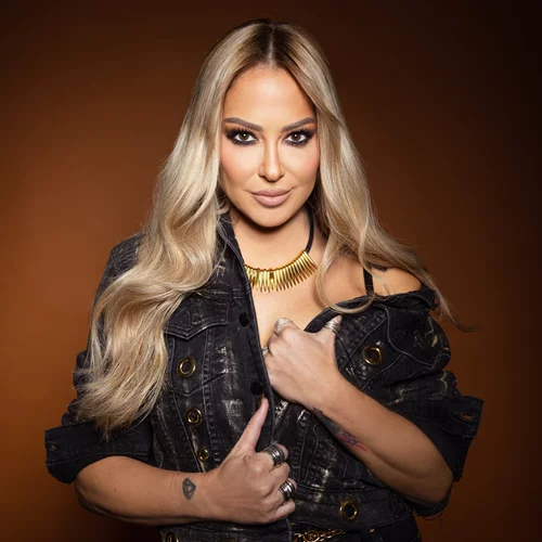 Η Μελίνα Ασλανίδου στην φωταγώγηση του Χριστουγεννιάτικου Δέντρου της Καλλιθέας