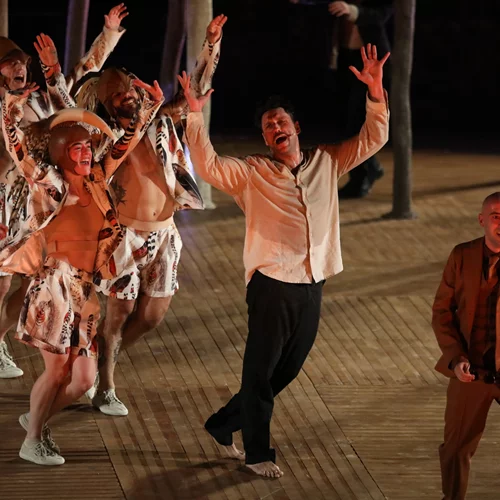 Οι "Όρνιθες" του Άρη Μπινιάρη προσγειώνονται στο Ηρώδειο!