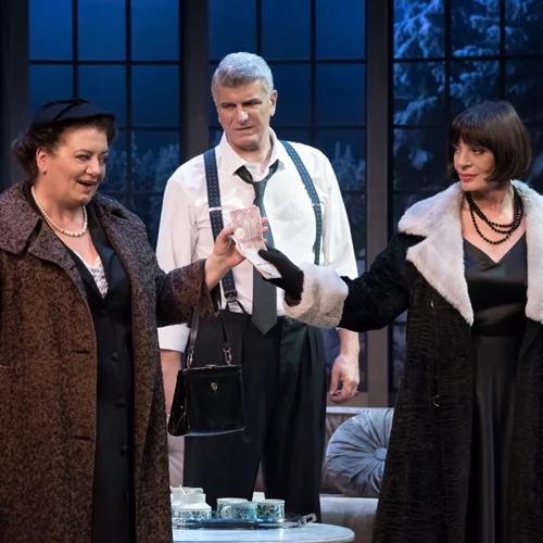 Πέντε παραστάσεις που θα δούμε μέχρι την Παγκόσμια Ημέρα Θεάτρου