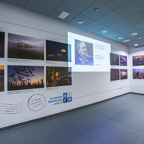 Το αεροδρόμιο της Αθήνας καλωσορίζει τους επισκέπτες του με μία έκθεση από το Athens Photo World