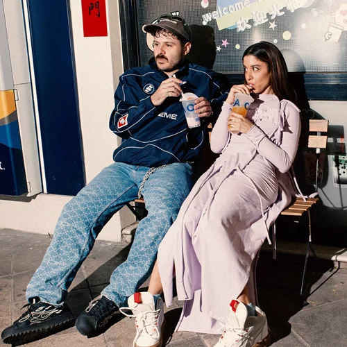 Μαρίνα Σάττι και Saske ως άλλοι Ρωμαίος και Ιουλιέτα στο νέο "Ela, Ela"