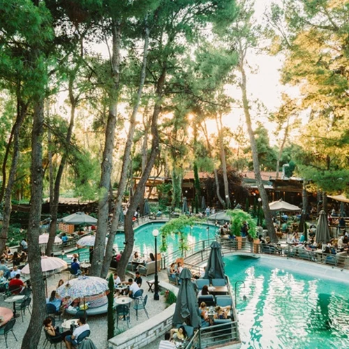 Μετά το γραφείο, η μόνη μας στάση θα είναι το "Piu Verde"