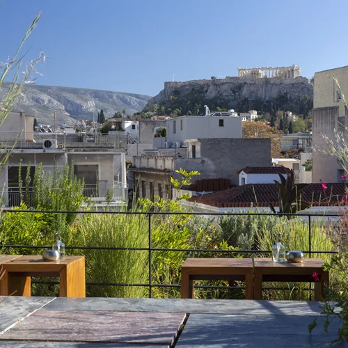 "The Foundry": Το πιο νόστιμο και fun rooftop του Ψυρρή ανανεώθηκε