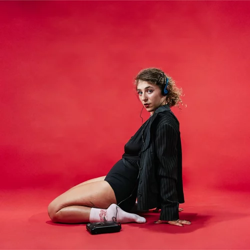 Η 0-100 σειρένε ανατριχιάζει ακόμα όταν στα λάιβ φωνάζουν "το όχι είναι όχι - όχι, δεν θα γίνει ναι"