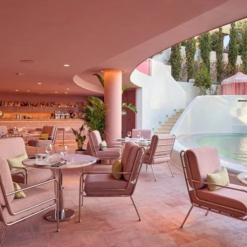 'Koumkan': Ένα νέο μπαρ στρέφει τα φώτα στο 'Semiramis'