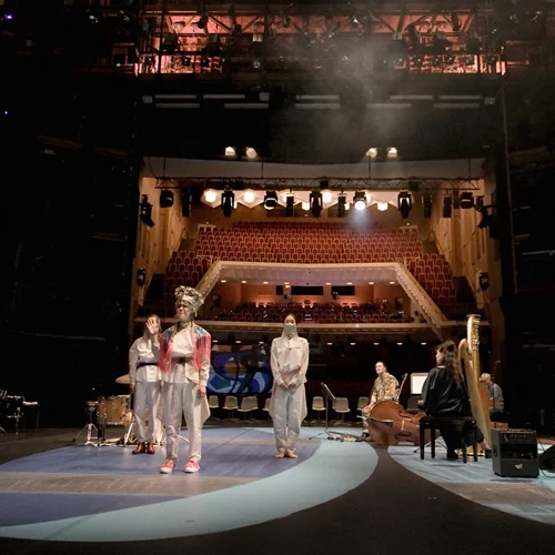 O πρωτοποριακός γερμανικός θίασος Novoflot για πρώτη φορά στην Ελλάδα