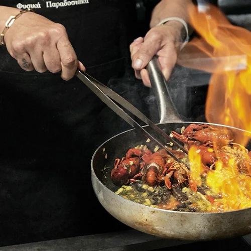 Γιορτινό τραπέζι με Μακεδονίτικη και Ηπειρώτικη Κουζίνα