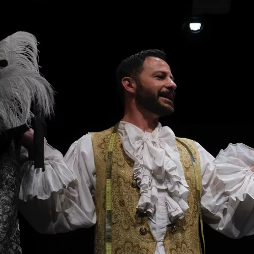 Καμπανέλης, Μολιέρος, Ζενέ, Γκόγκολ, Τσέχωφ συνεχίζουν να εμπνέουν