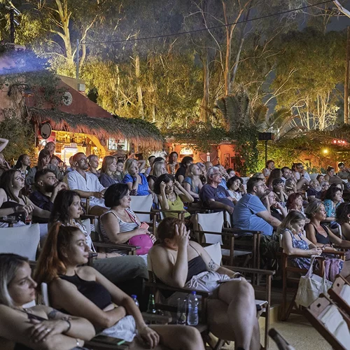 To 7ο Φεστιβάλ Κινηματογράφου Σαντορίνης ολοκληρώθηκε με μεγάλη επιτυχία στο κατάμεστο Σινέ Καμάρι