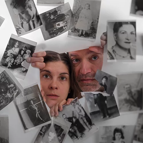 "Οι Απόγονοι": Μια ιστορία για δύο αδέλφια που δεν γνωρίστηκαν ποτέ έρχεται στο ΠΛΥΦΑ