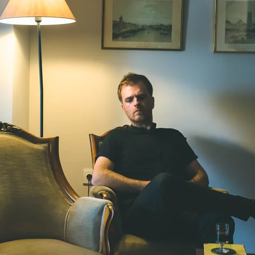 Παιδί Τραύμα: Ο "Άτλας της δεκαετίας του 2000" εμπλουτίζεται με τρία νέα κομμάτια