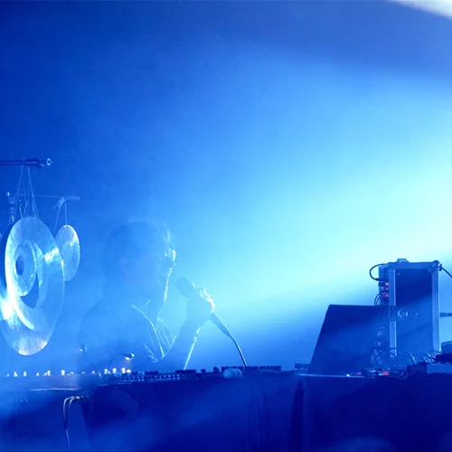 Ο David August στο Δημοτικό Θέατρο Πειραιά