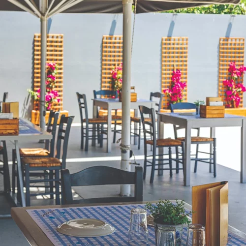 ''Λαβράκι'': Ψαγμένες θαλασσινές γεύσεις στη Σαρωνίδα