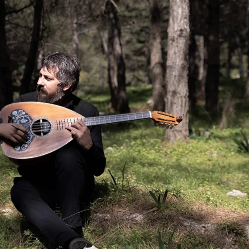 Η Κρητική παράδοση συναντά τον αυτοσχεδιασμό στο Theatre of the No