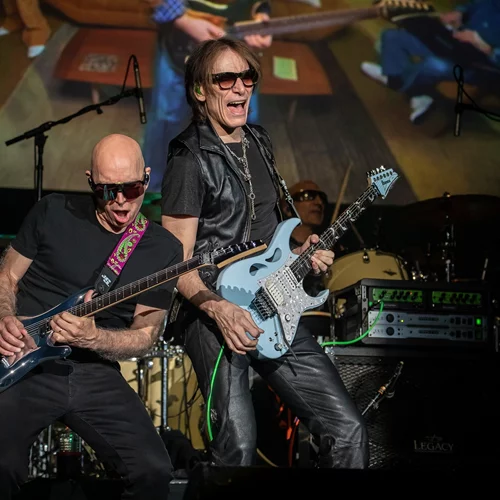 Joe Satriani & Steve Vai: Όταν η ηλεκτρική κιθάρα αποκτά αναπάντεχες φιλοδοξίες