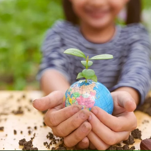 Το 1ο REarth Thinking προωθεί τη βιώσιμη ανάπτυξη και την οικολογική συνείδηση μικρών και μεγάλων