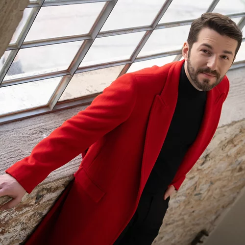 Ο Θοδωρής Βουτσικάκης έρχεται τις Κυριακές στο "Γυάλινο Μουσικό Θέατρο"