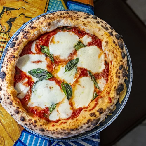 Εκεί τρως κορυφαία πίτσα στην Αθήνα