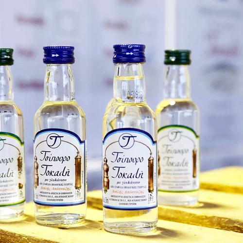 Τσίπουρο Τοκαλή: Διπλής απόσταξης και με την "βούλα"