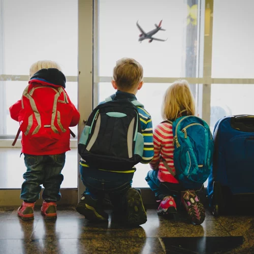 Τα παιδιά και τα βρέφη ταξιδεύουν δωρεάν με την Aegean