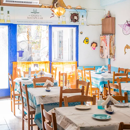 "Ουζερί του Λάκη": Το κρυφό χαρτί της πλ. Βικτωρίας