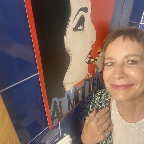 Η Αθήνα των συγγραφέων | Λένα Διβάνη: "Δεν μου αρέσει η μονοκαλλιέργεια, στην Κυψέλη είμαστε όλοι διαφορετικοί"