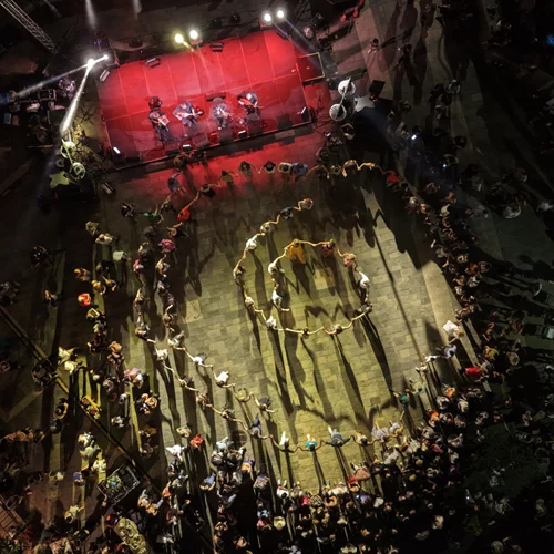 "Γιατί ’ναι μαύρα τα βουνά ’25": Τι σημαίνει να φτιάχνεις μια νέα παράδοση;