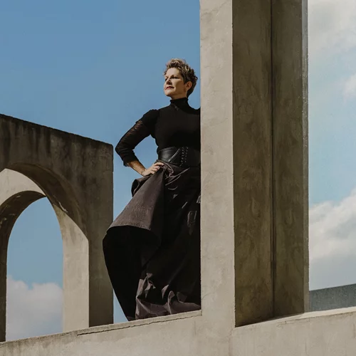 Ένα χελιδόνι δεν φέρνει την άνοιξη. Αλλά ένα φεστιβάλ;