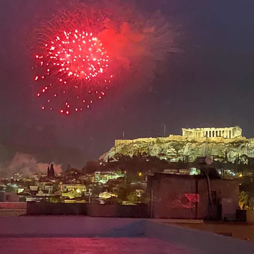 "Unwrap the fun" στο "Ivis4 Restaurant"