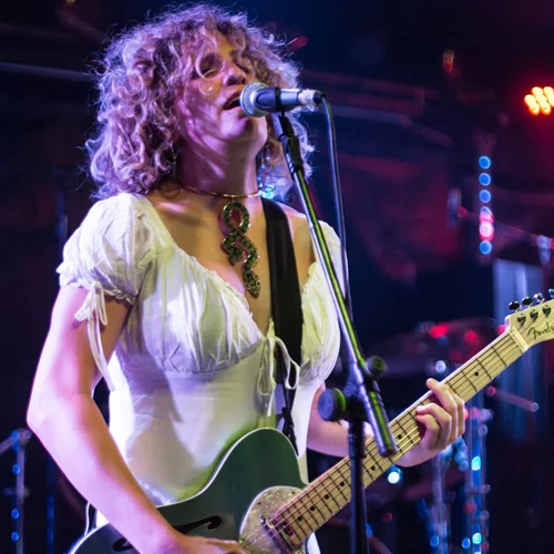 Up The Hammers 2023: Με μια συναυλία-πυρκαγιά ιστορική για την Αθήνα, οι Sonja έδειξαν ότι τα τρανς άτομα χωράνε (και) στο metal