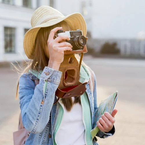 Η νέα influencer ταξιδιών της Γερμανίας είναι ένα AI Chatbot: Οι αντιδράσεις του κοινού