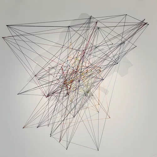 "Weaving Worlds": επισκεφθήκαμε την έκθεση του Deree που ανοίγει έναν επίκαιρο διάλογο ανάμεσα σε διαφορετικές πραγματικότητες