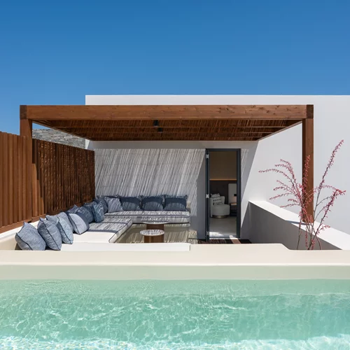 Vione Paros: Το νέο πολυτελές καταφύγιο των Κυκλάδων ολοκληρώνει με επιτυχία την πρώτη του σεζόν