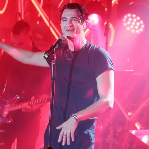 "Sasa Live Stage": Η νέα άφιξη στη νυχτερινή διασκέδαση της Παραλιακής